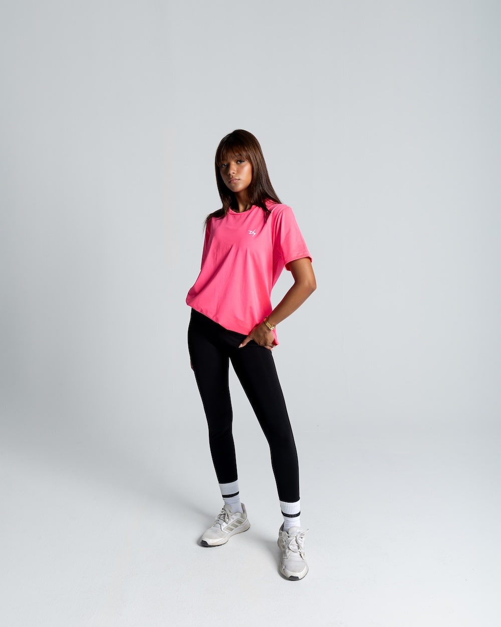 izzy apparel women min